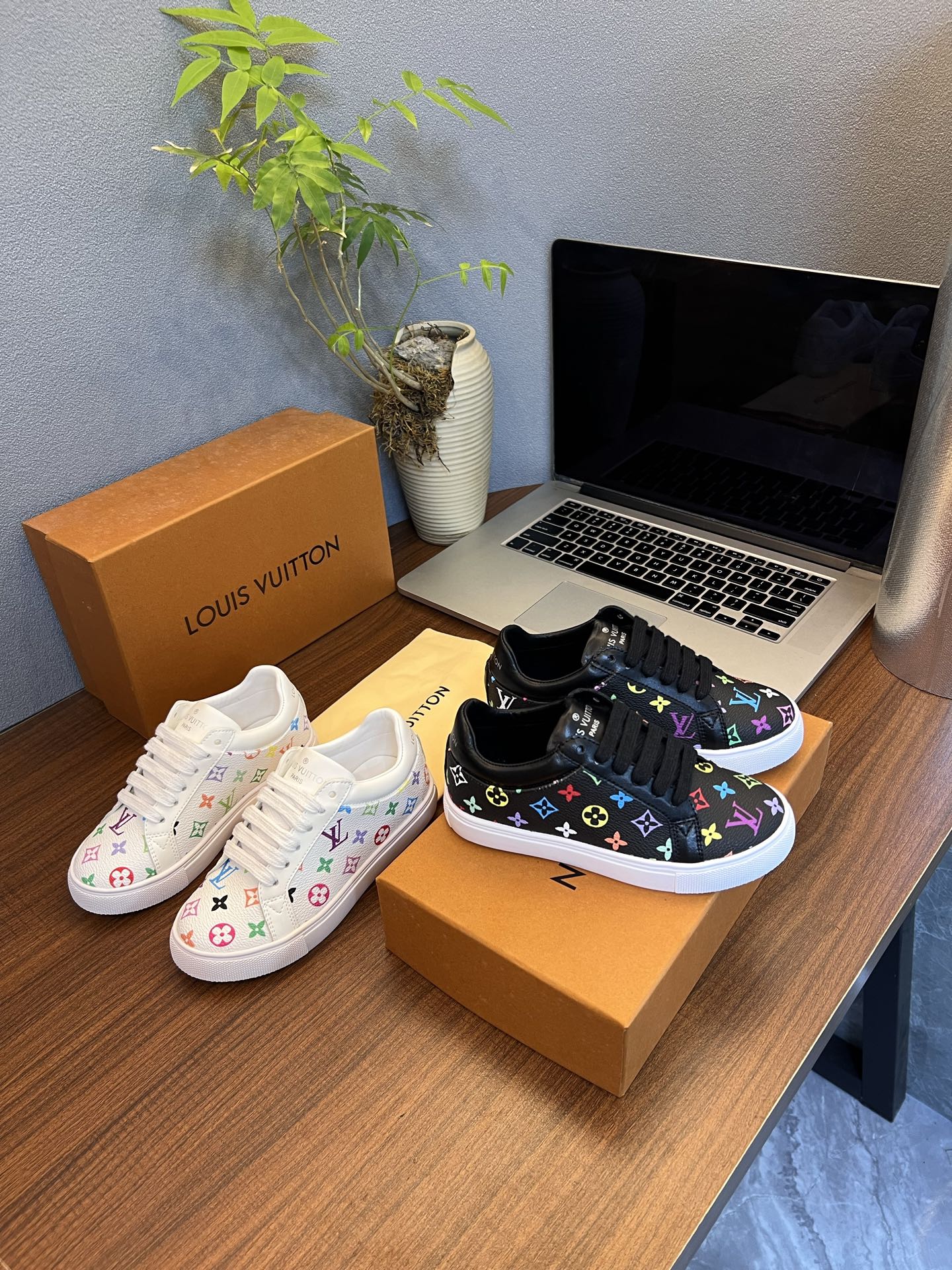 Children's shoes child